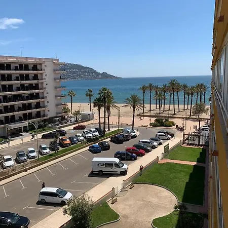 Premiere Ligne De Avec Piscine Апартаменти
